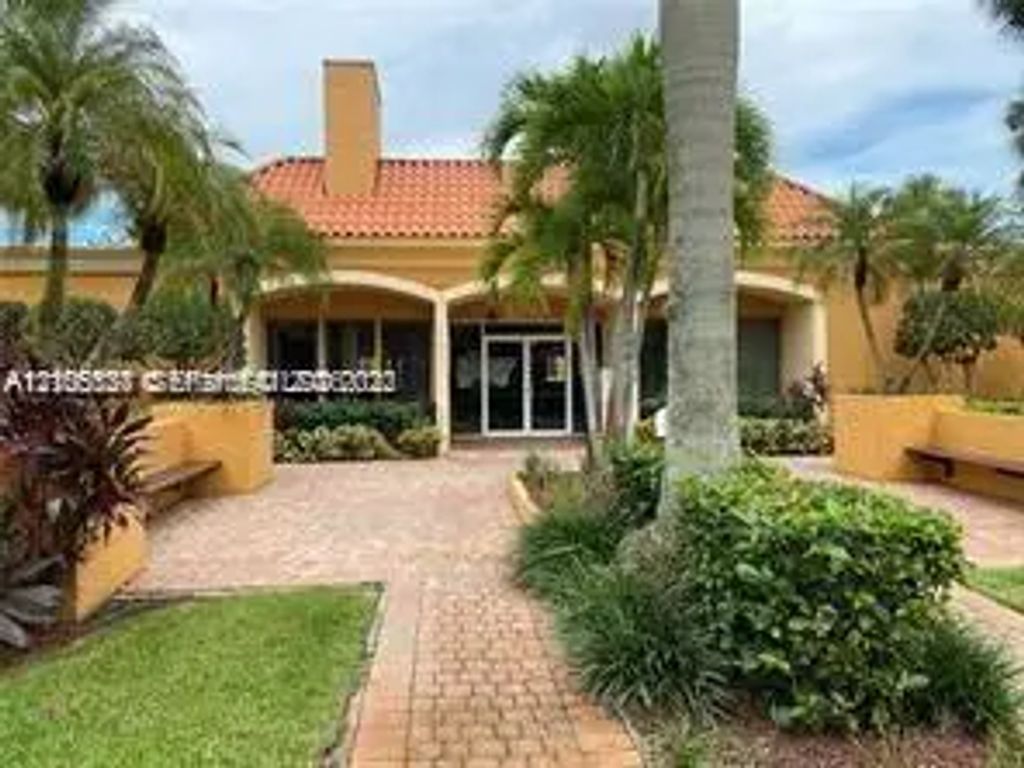 18017 Nw 68th Avenue #a-101, Hialeah