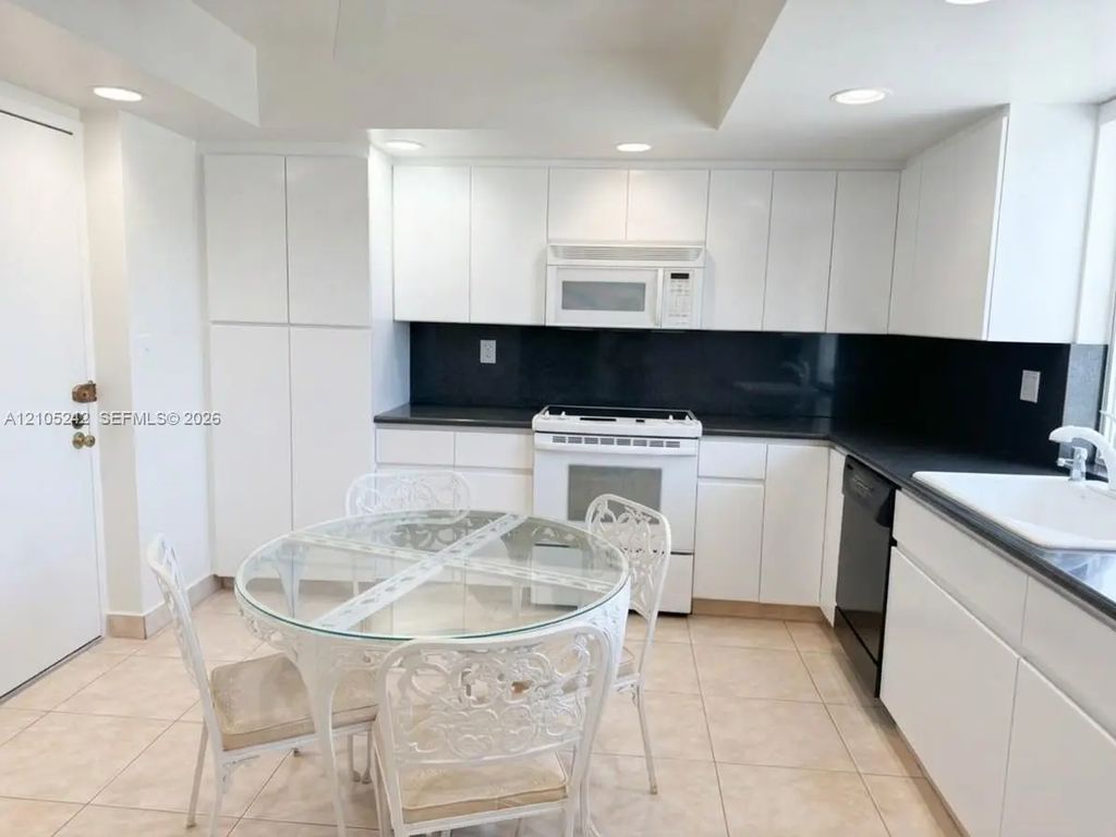 600 Three Islands Boulevard #1722, Hallandale Beach