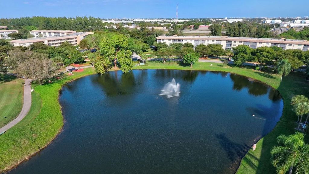 2201 Lucaya Bend #n1, Coconut Creek