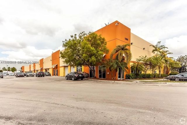 12605 Nw 115th Avenue #b-105, Medley