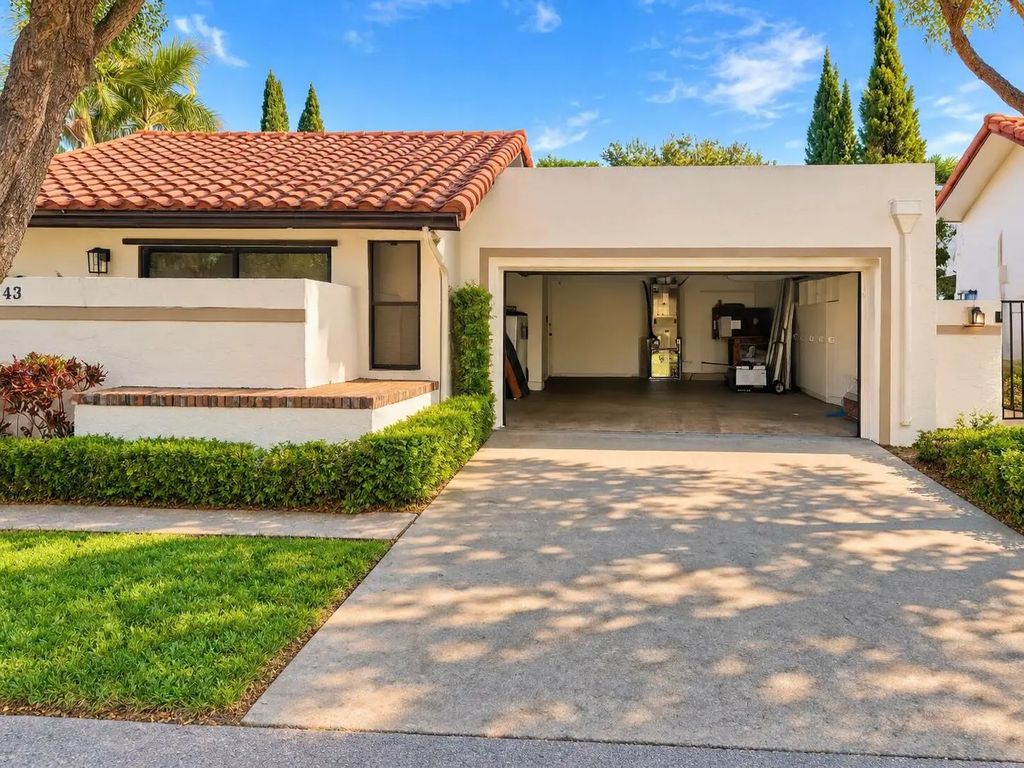 6945 Palmar Court, Boca Raton