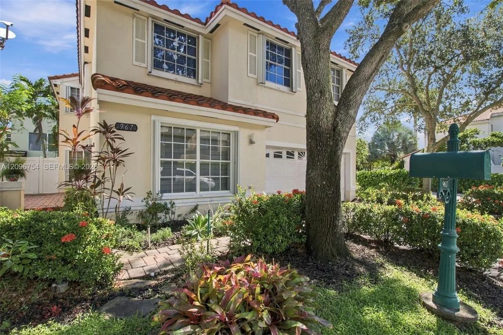967 Azure Lane, Weston