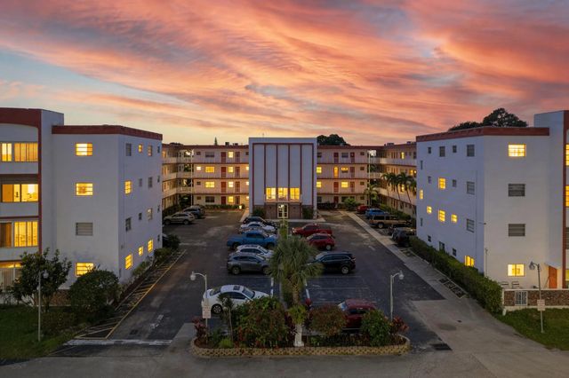4000 Nw 44th Avenue #208, Lauderdale Lakes
