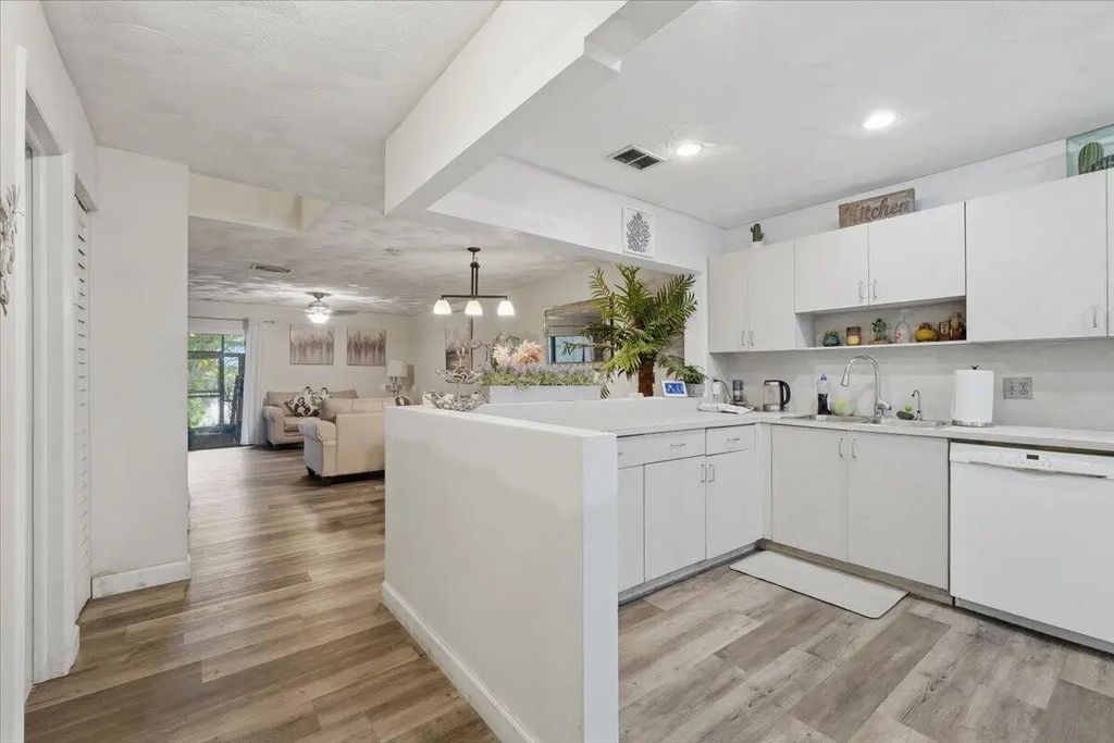 9240 Nw 14th Street #unit 270, Pembroke Pines