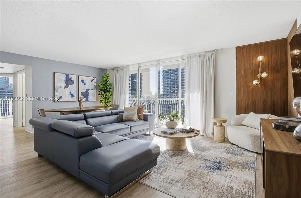 1200 Brickell Bay Drive #1723, Miami