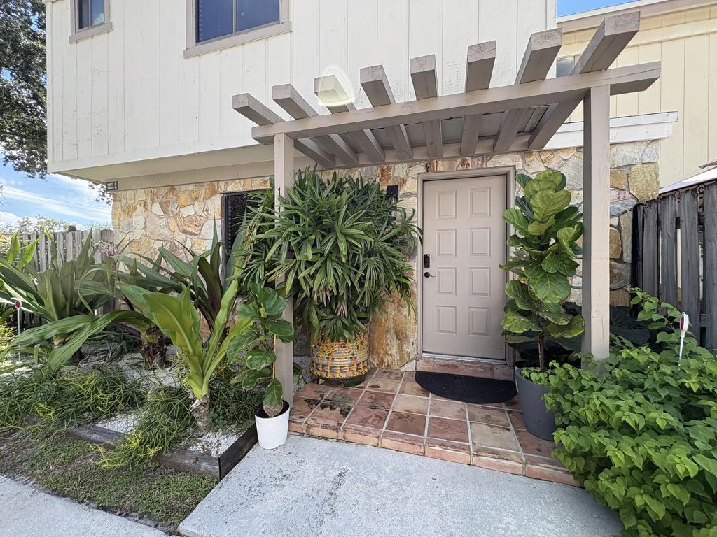 11872 Sturbridge Lane, Wellington
