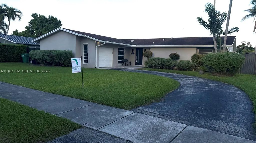 18557 Sw 93rd Place, Cutler Bay