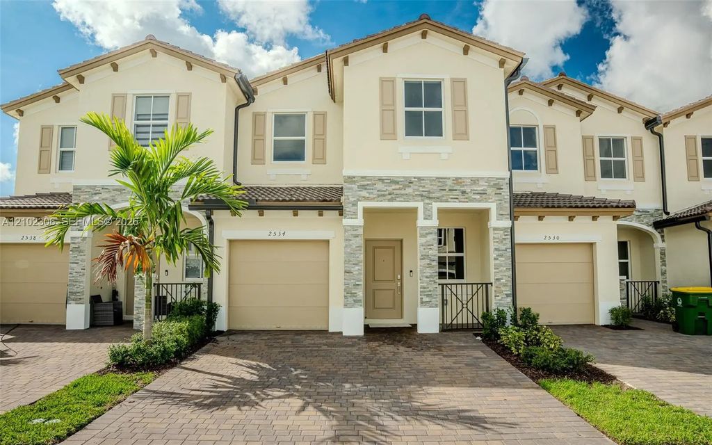 2534 Se 25th Drive #2534, Homestead