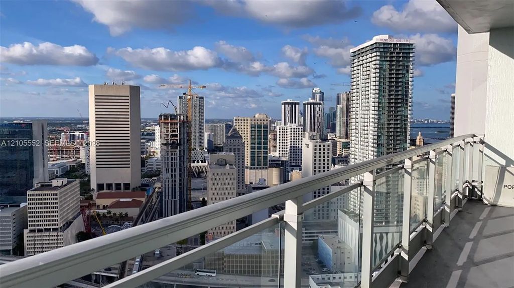 90 Sw 3rd Street #3907, Miami