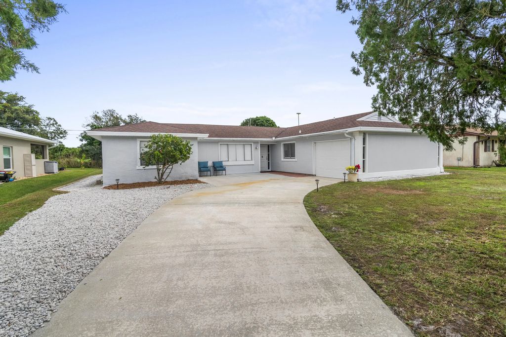 767 Aragon Avenue Ne, Palm Bay
