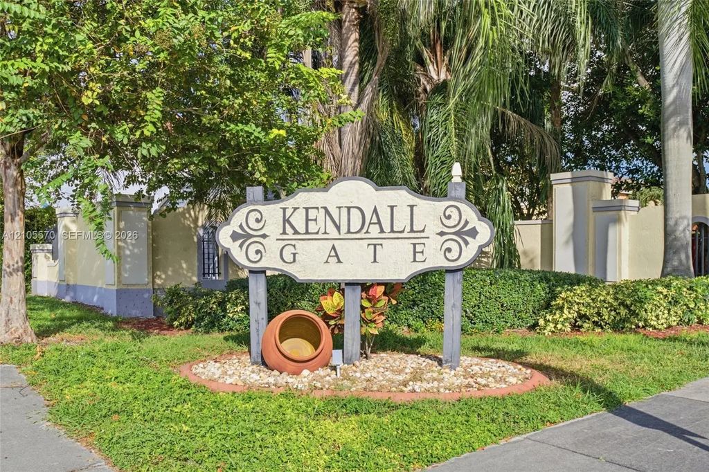 8735 Sw 158th Path, Miami