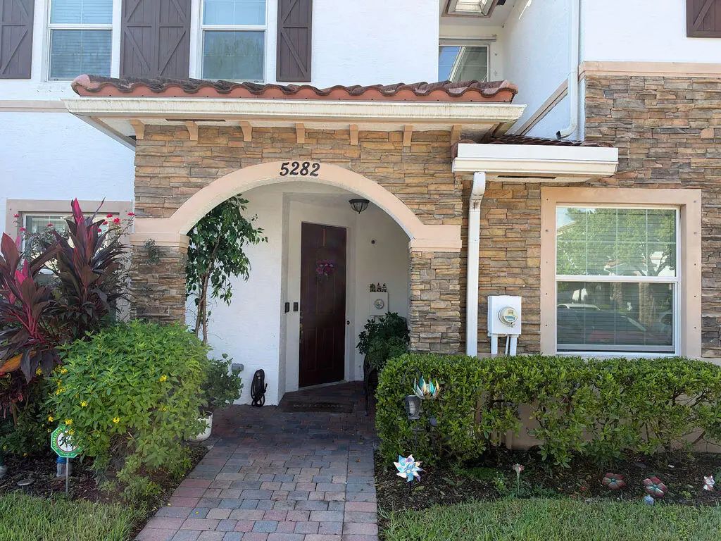 5282 Ashley River Road, West Palm Beach