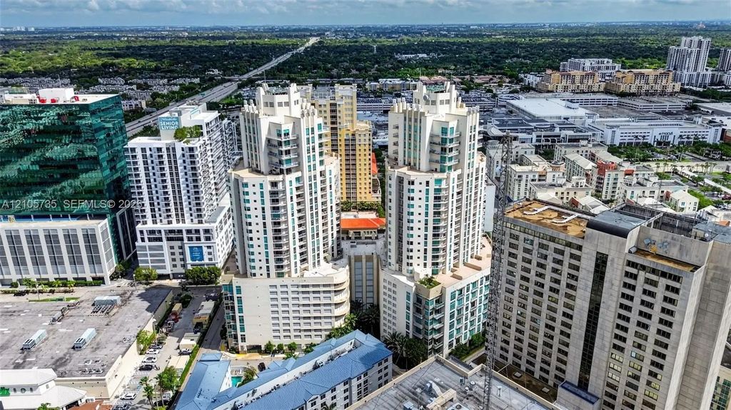 9055 Sw 73rd Court #408, Pinecrest