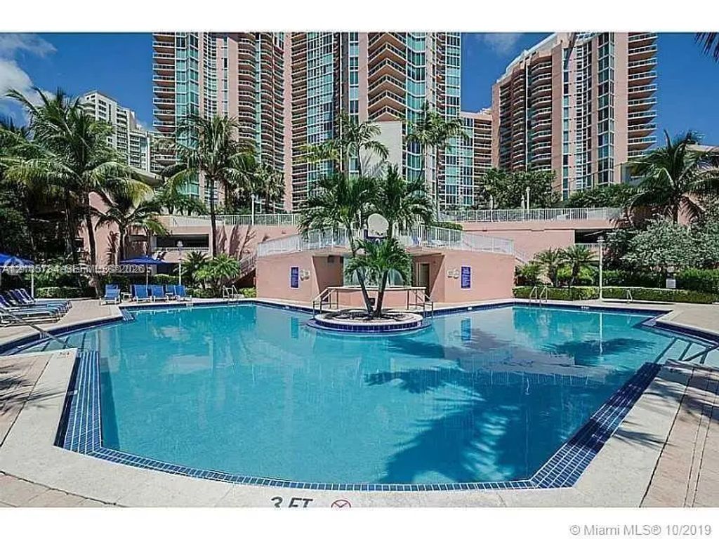3370 Hidden Bay Drive #806, Aventura