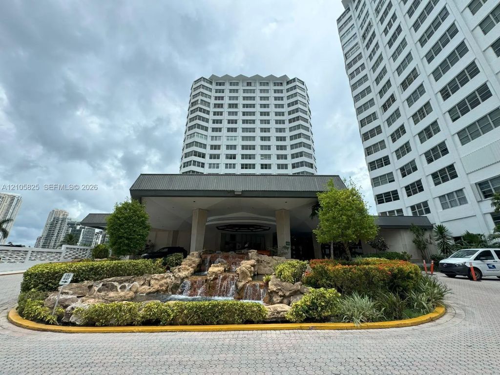 801 Brickell Bay Drive #864, Miami