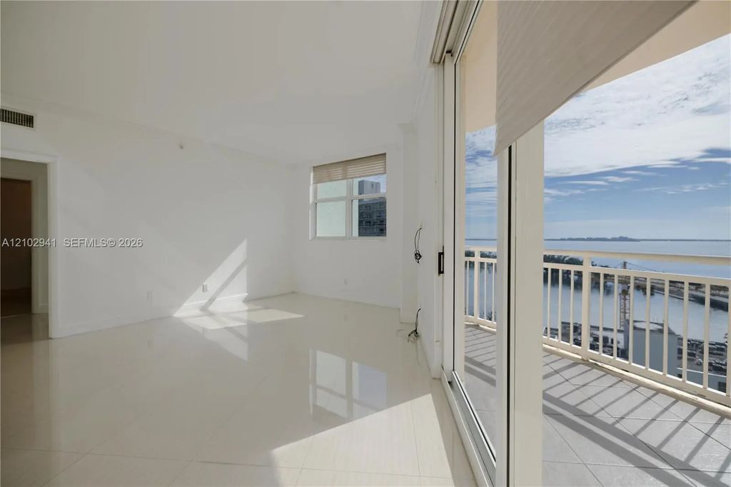 2475 Brickell Avenue #1807, Miami