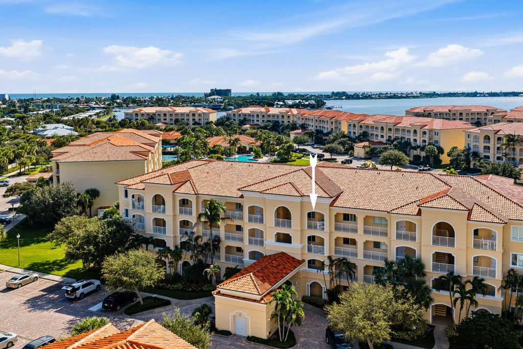 1 Harbour Isle Drive E #ph04, Fort Pierce