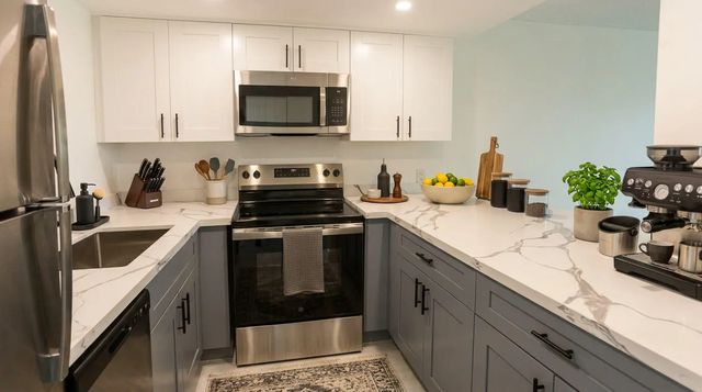 2 of 7 - 8110 Sunrise Lakes Boulevard #108, Sunrise, FL