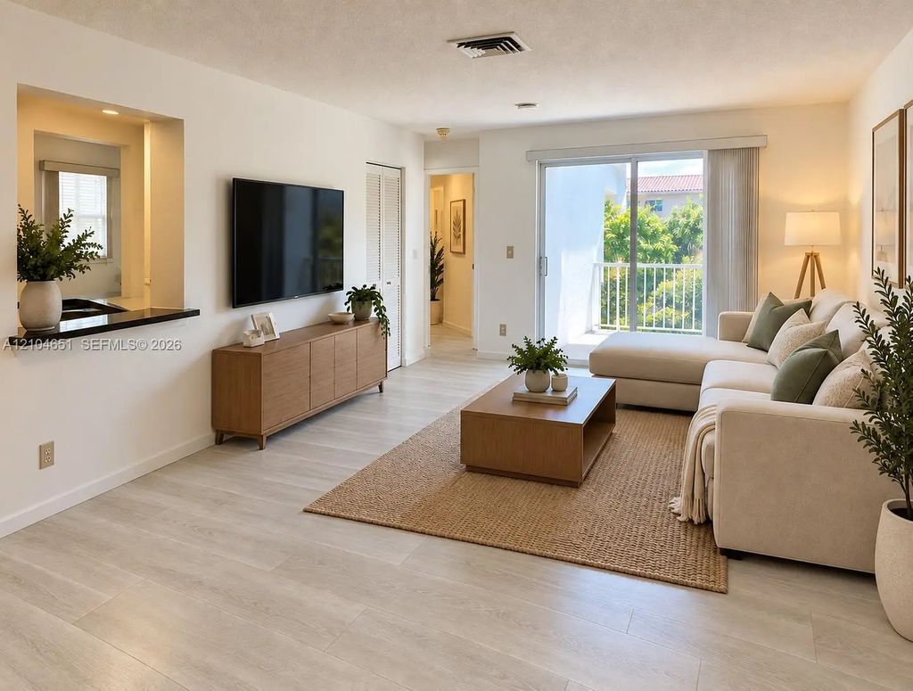 4764 Nw 114th Avenue #204, Doral