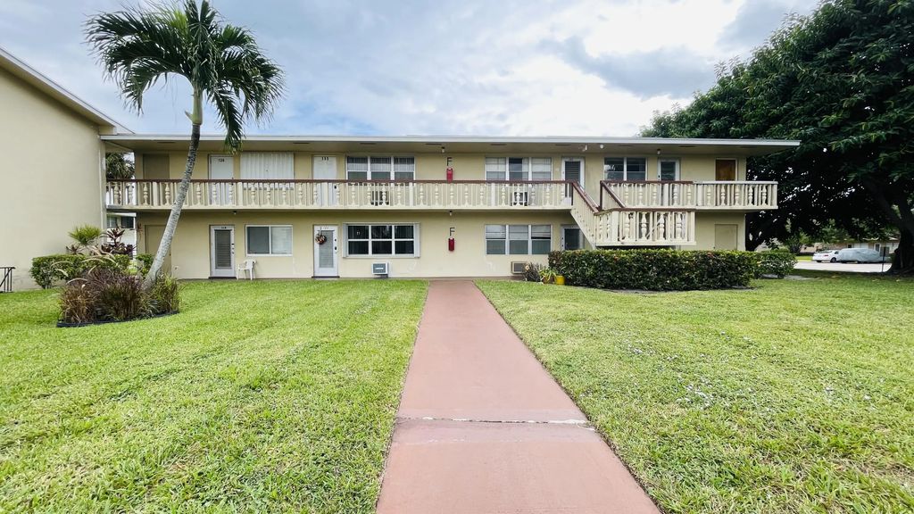 138 Salisbury F, West Palm Beach