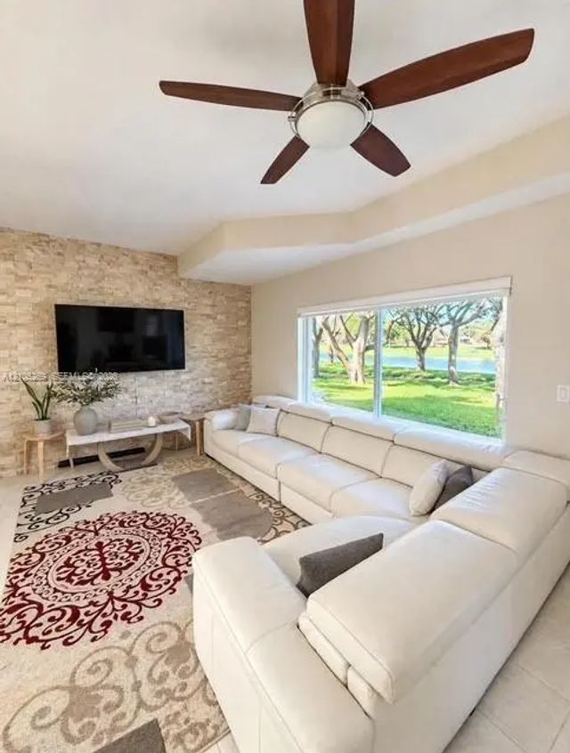 14911 Sw 114th Terrace, Miami