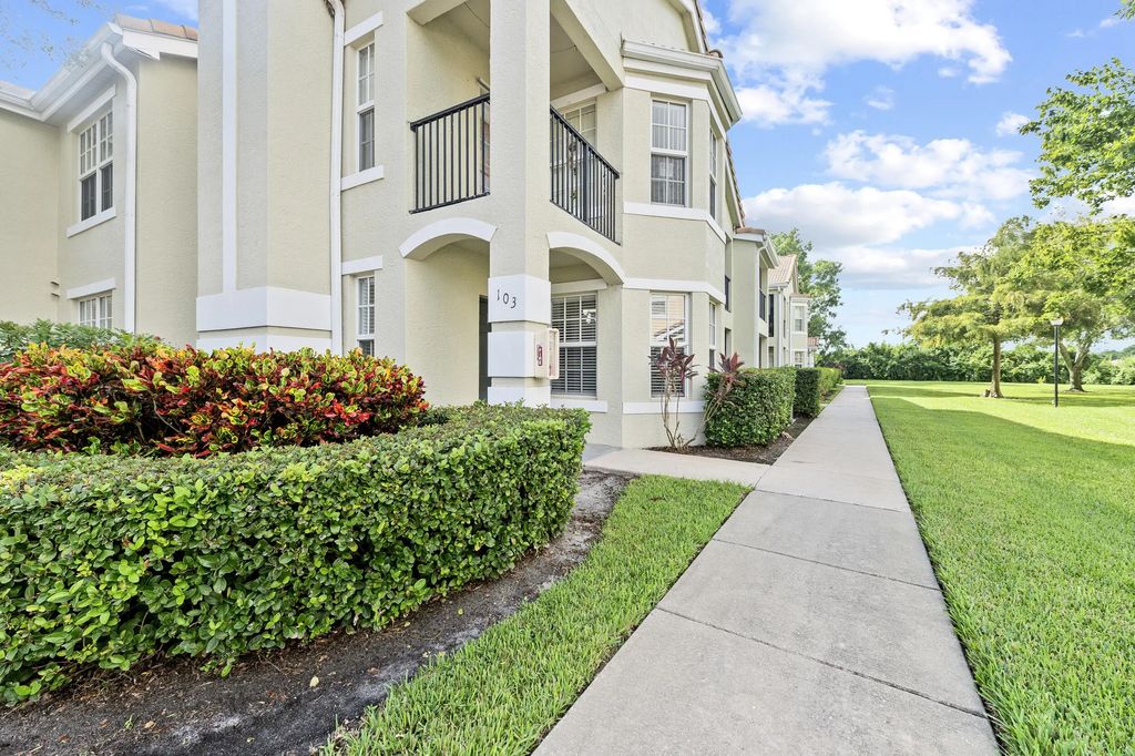 140 Sw Peacock  Boulevard #21-103, Port St. Lucie