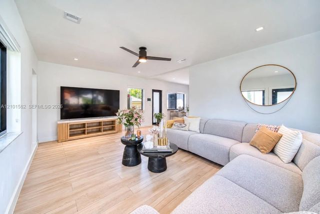 3 of 17 - 1600 Sw 17th Avenue, Miami, FL