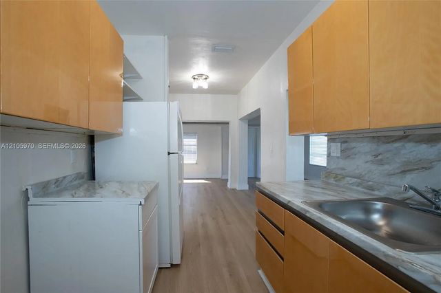 5 of 26 - 1679 Ne 180th Street, North Miami Beach, FL