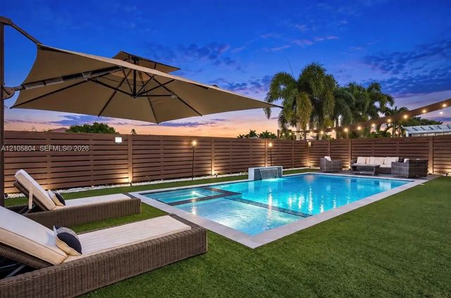 2 of 59 - 15932 Sw 136th Way, Miami, FL