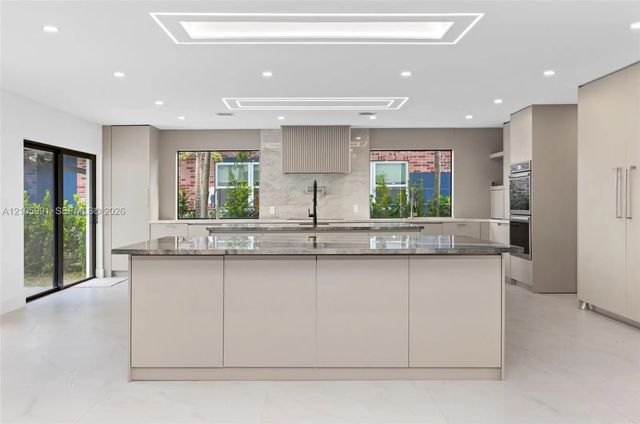 5 of 24 - 18735 Ne 18th Avenue, Miami, FL