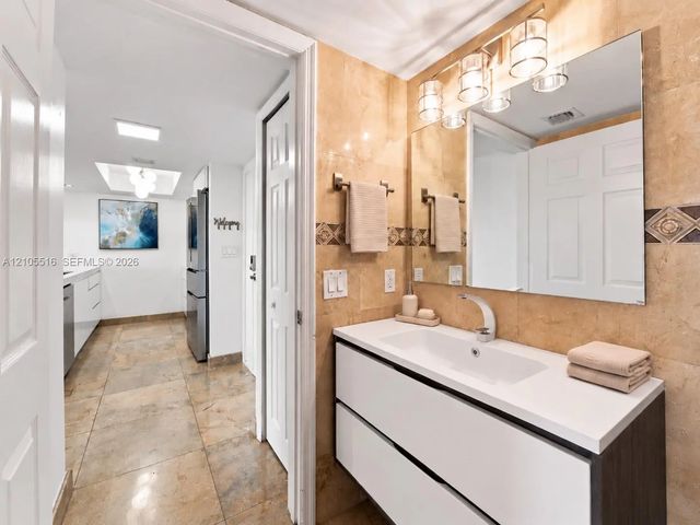 4 of 23 - 7601 E Treasure Drive #1619, North Bay Village, FL
