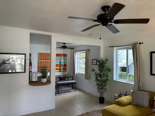 3 of 4 - 810 Nw 43rd Street, Miami, FL