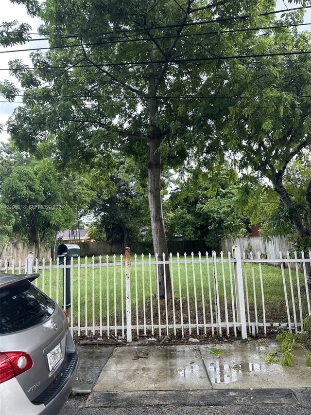 1738 Nw 31st Street, Miami