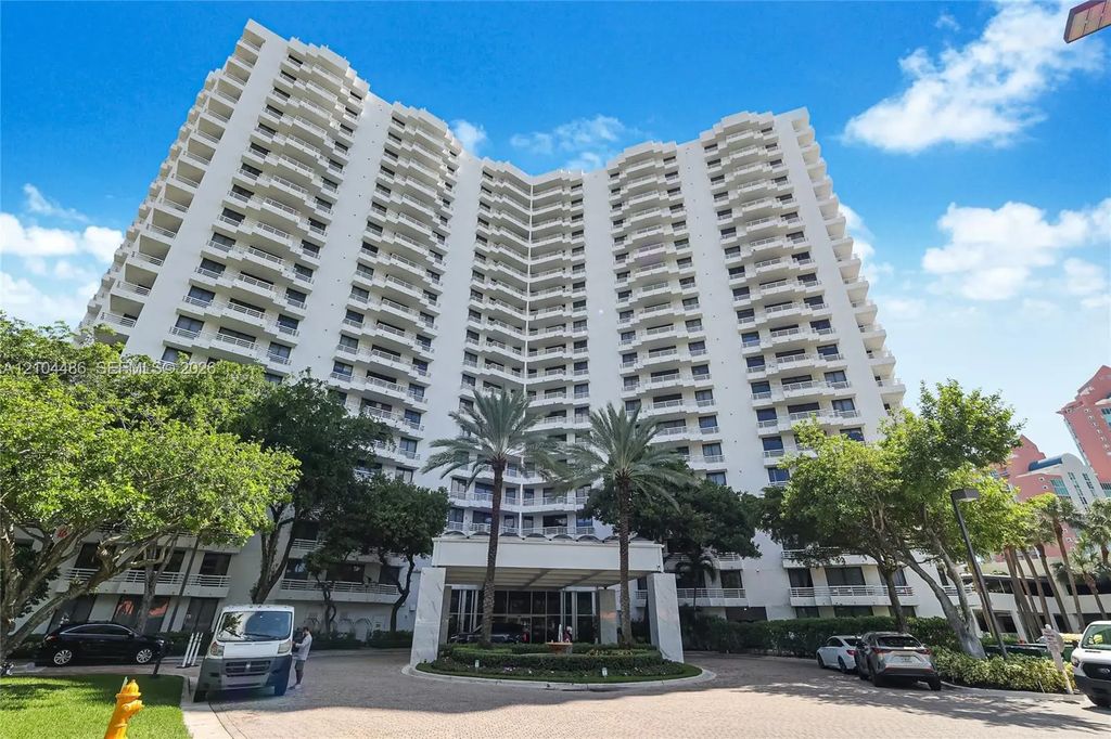3300 Ne 192nd Street #703, Aventura