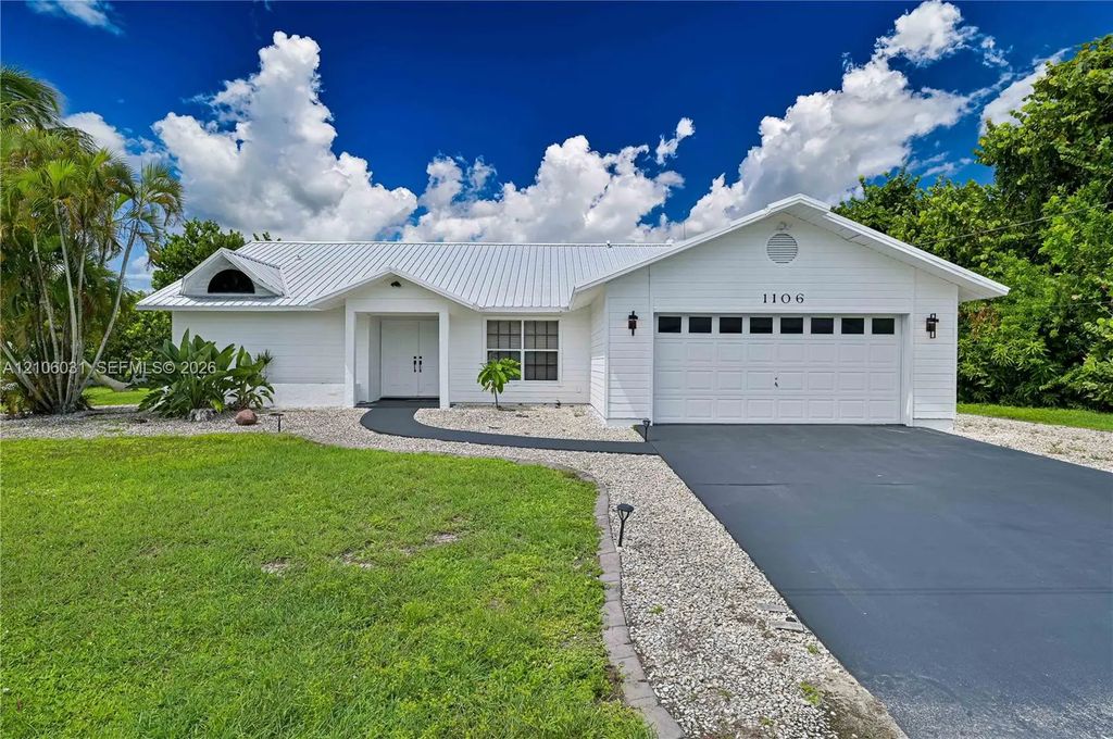1106 Se 23rd Place, Cape Coral