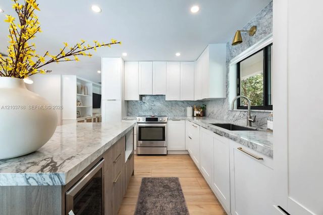 4 of 34 - 12500 Sw 69th Avenue, Pinecrest, FL