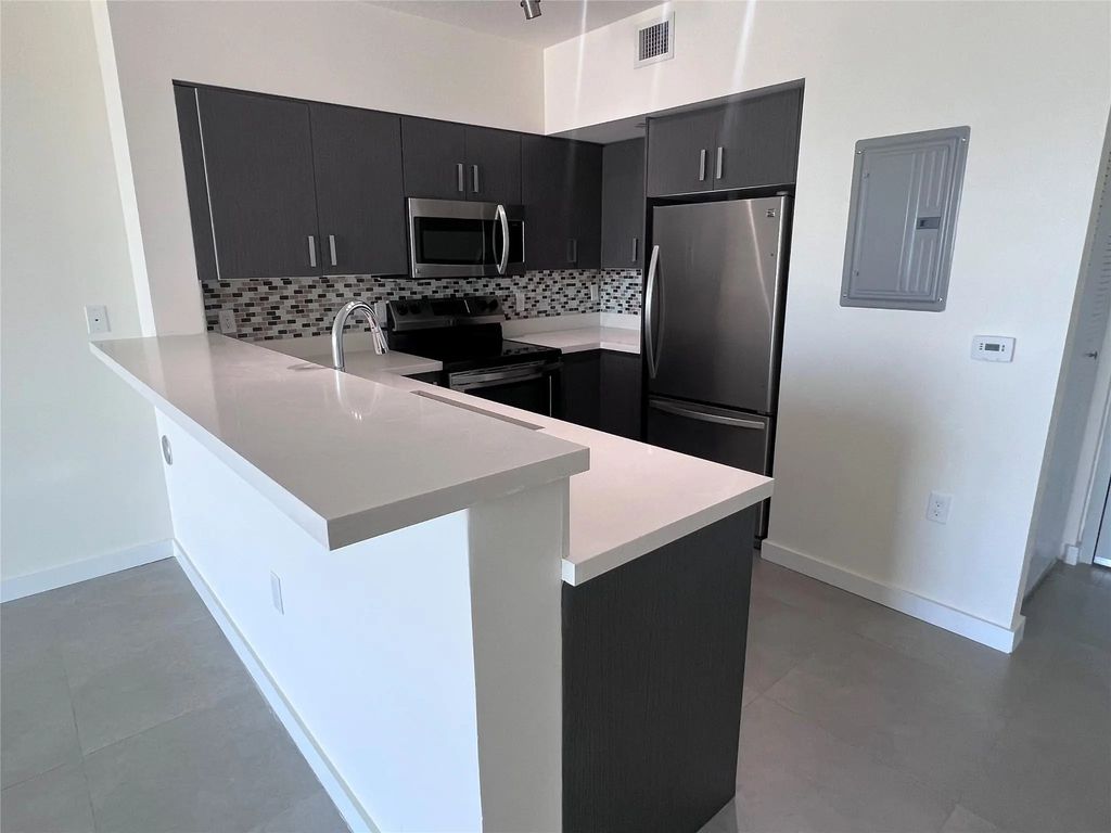 729 Nw 2 Street #607, Miami