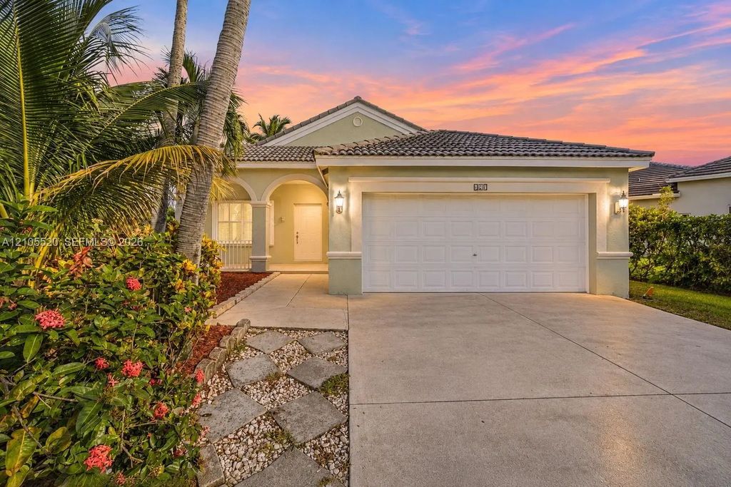 649 Willow Bend Road, Weston