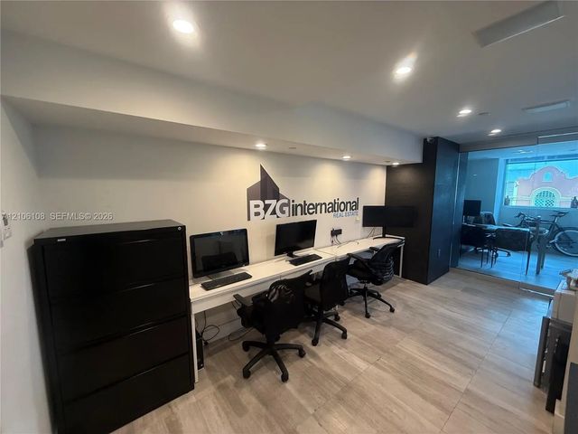 4 of 7 - 40 Sw 13th Street #104, Miami, FL