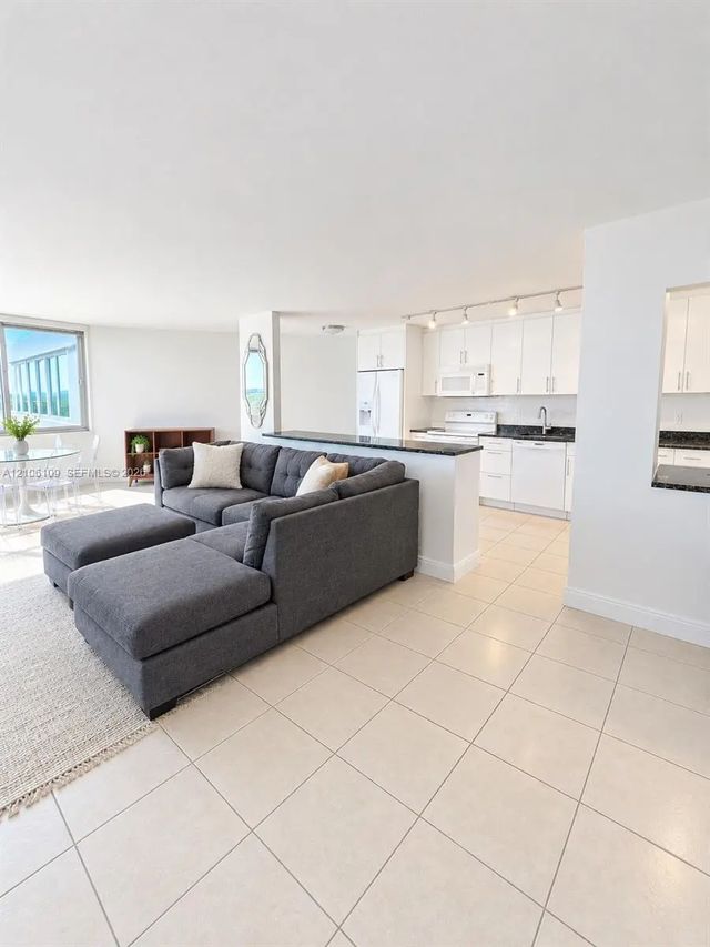 2 of 10 - 7135 Collins Avenue #1221, Miami Beach, FL