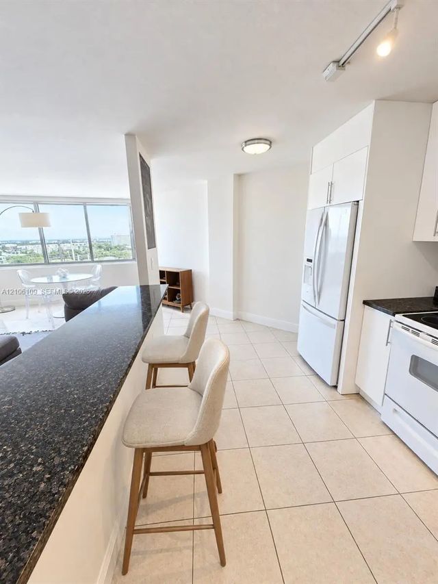 4 of 10 - 7135 Collins Avenue #1221, Miami Beach, FL