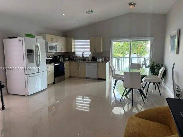 2 of 17 - 16284 Sw 100th Terrace, Miami, FL