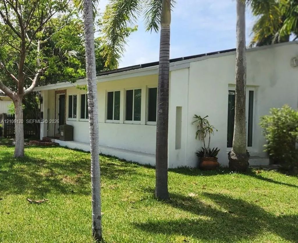 1607 Moffett Street, Hollywood