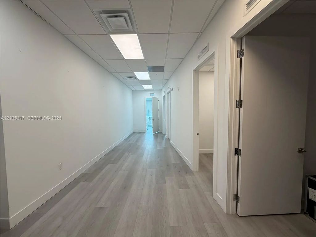 2820 Ne 214th Street #912, Aventura