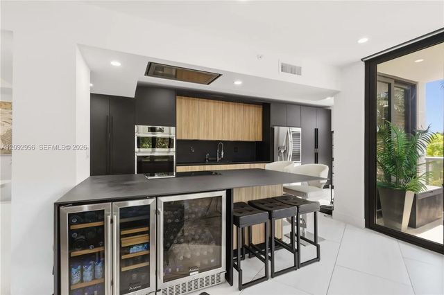 3 of 37 - 20281 E Country Club Drive #307, Aventura, FL