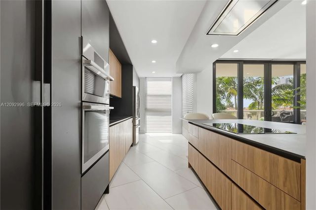 5 of 37 - 20281 E Country Club Drive #307, Aventura, FL