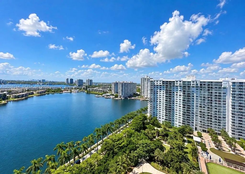 2851 Ne 183rd Street #2110e, Aventura