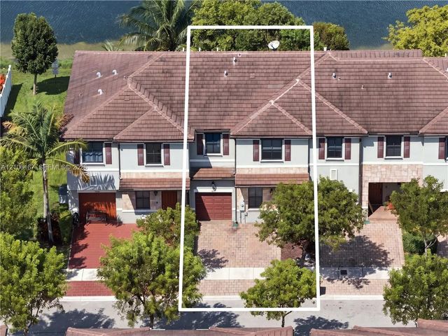 3277 W 100th Terrace, Hialeah