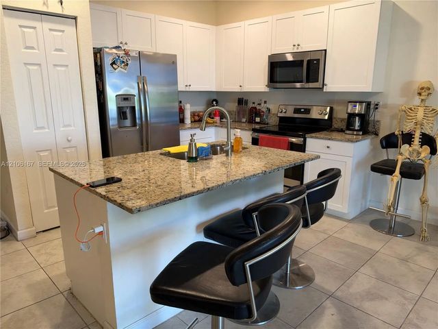 5 of 26 - 3277 W 100th Terrace, Hialeah, FL