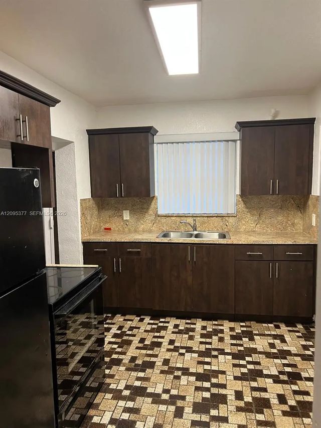 4 of 15 - 570 Nw 41st Street, Miami, FL